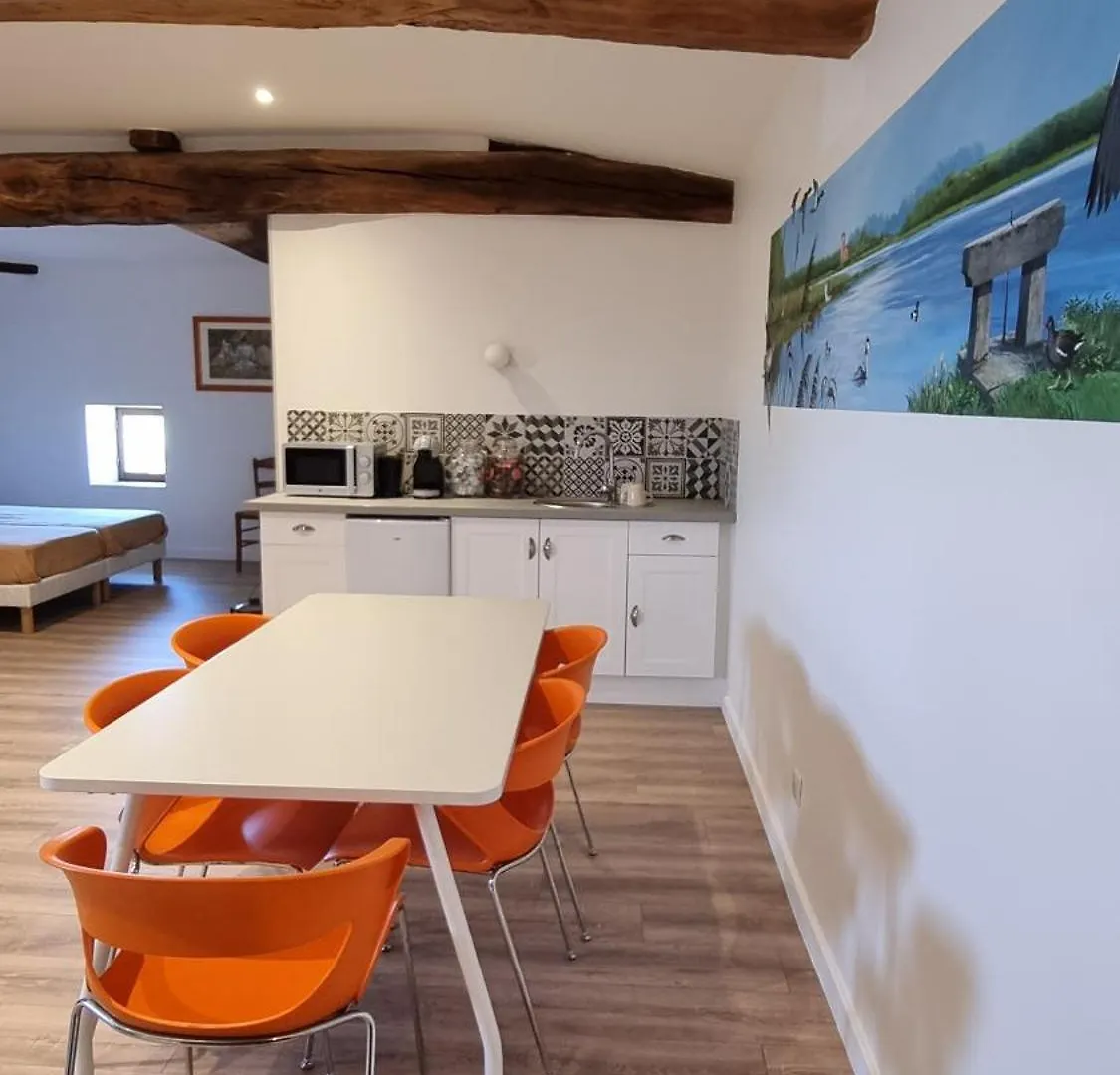 Art Et Cosy Bed & Breakfast Savigneux